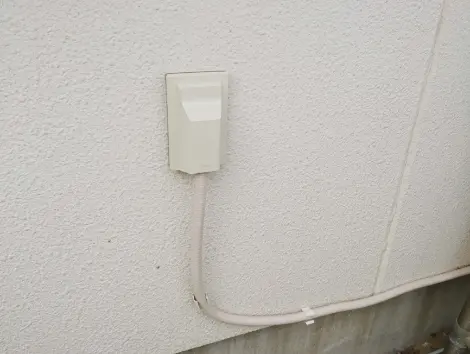 外壁に配管工事