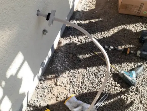 外壁に配管工事